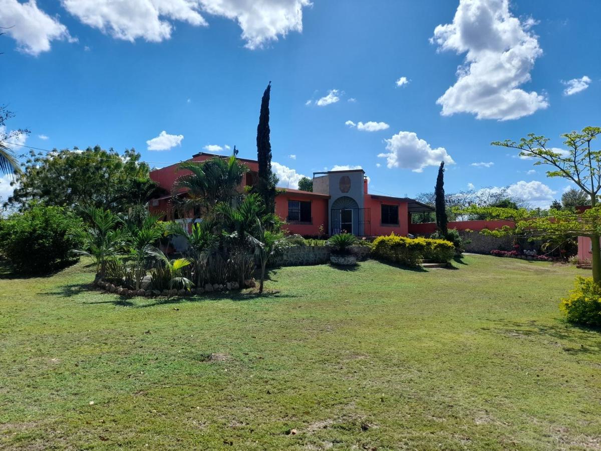 Villa Lirios Valladolid  Eksteriør bilde
