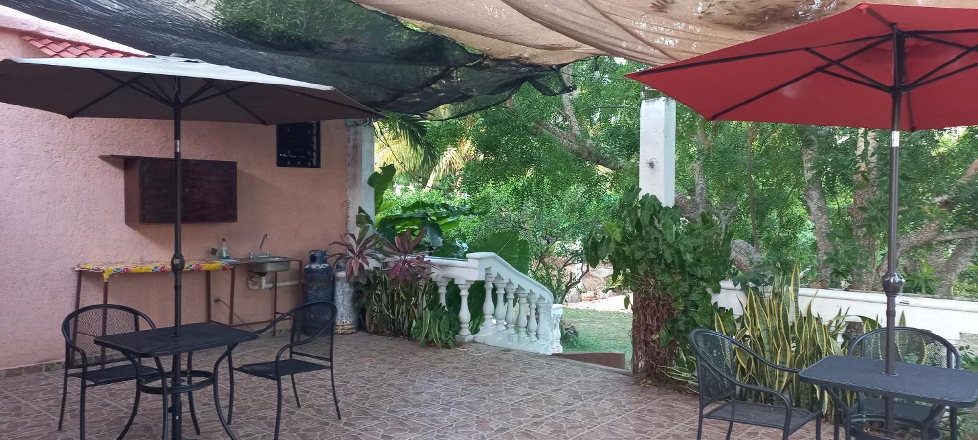 Villa Lirios Valladolid  Eksteriør bilde